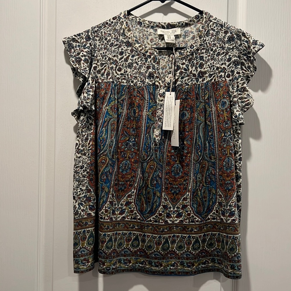 Flutter sleeve top